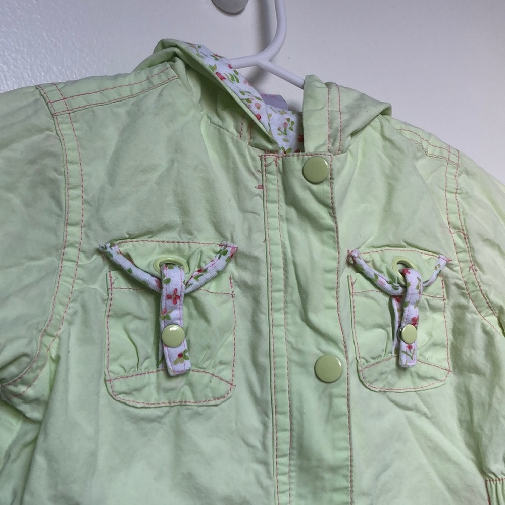 Adorable jacket 💕🦋🌸 - Picture 5 of 8